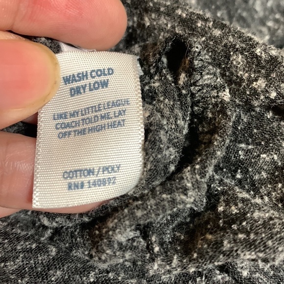 Marine Layer foggy letters graphic tee in charcoal - Picture 9 of 9